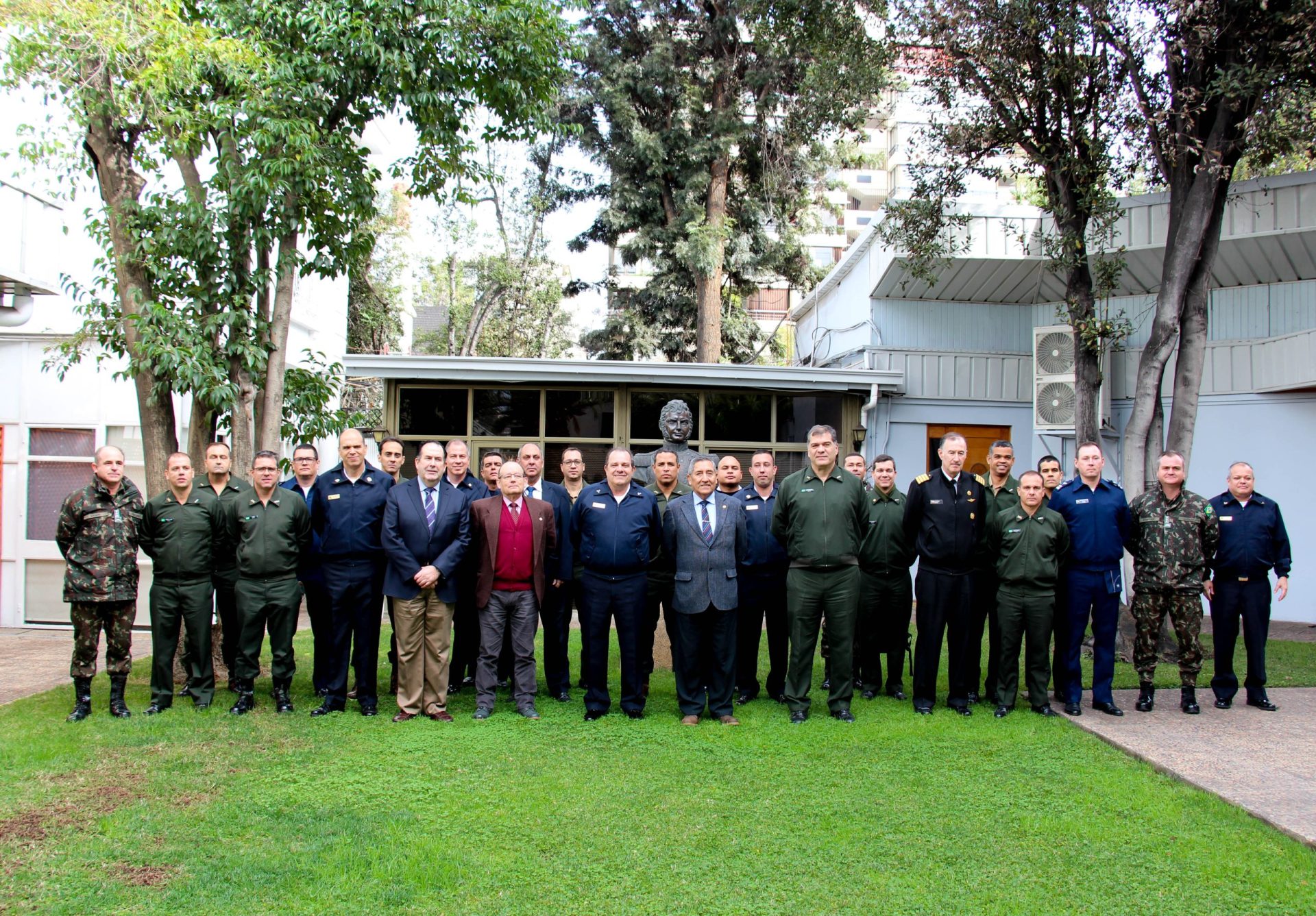 Delegación de la Escuela Superior de Guerra de Brasil visitó la ANEPE