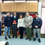 ANEPE dona 45 libros de la colección de investigaciones al Colegio Ozanam para actualizar la enseñanza de ciencias sociales