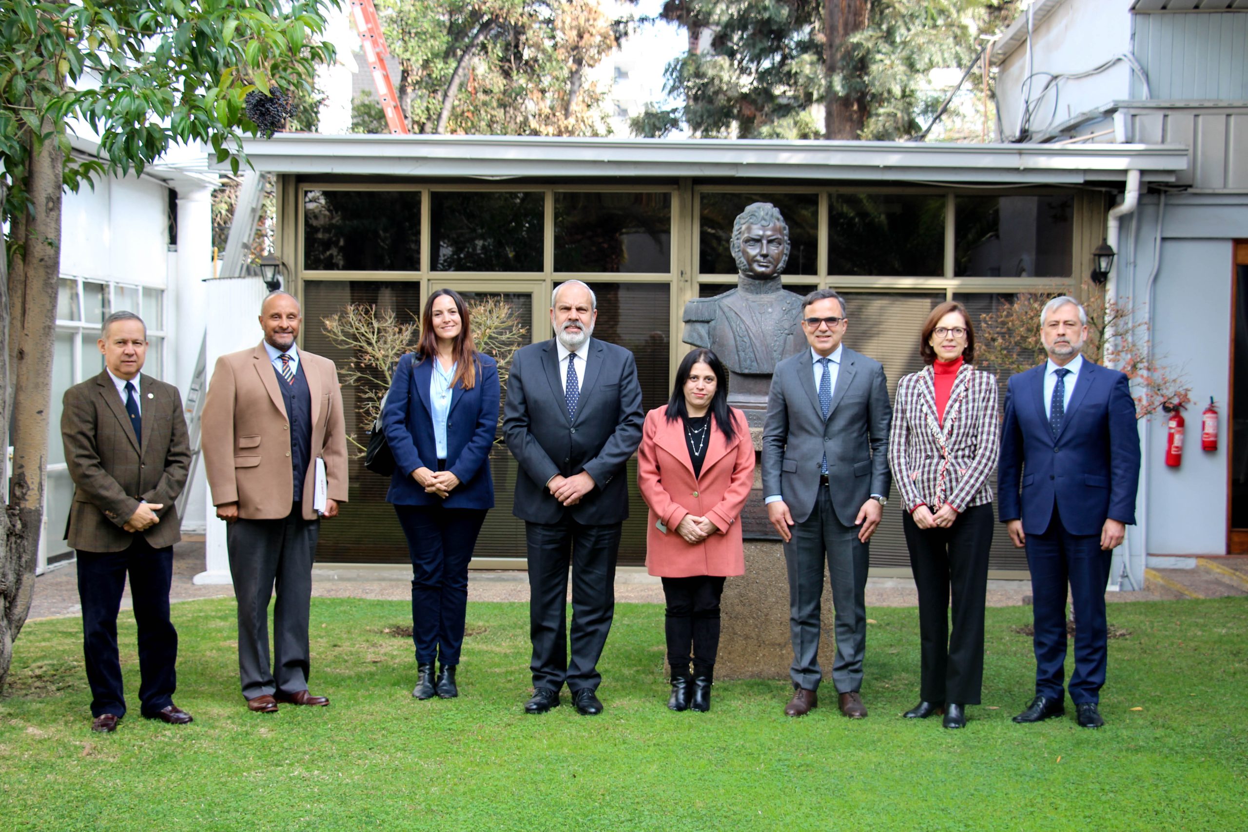 Embajadora de la Unión Europea realiza visita protocolar a la ANEPE