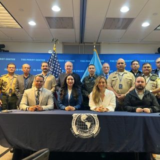 Dr. Carlos Ojeda participa por noveno año como facilitador en curso estratégico de la Universidad de Defensa de EE.UU.